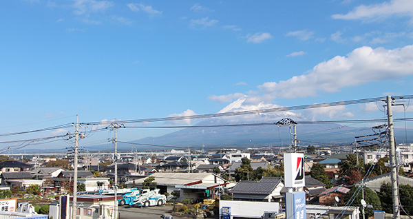 本日の富士山弊社屋上より